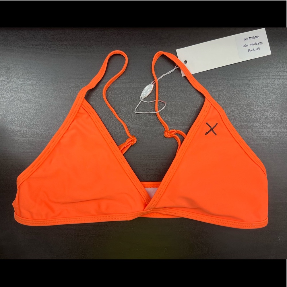 The fitted top from Boutine LA in the color wild orange and in a size small.